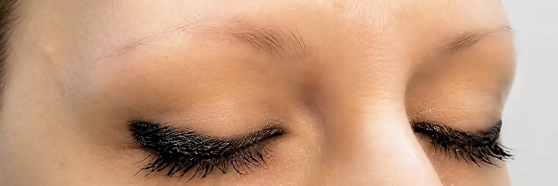 Vorherbild vor Microblading der Augenbrauen